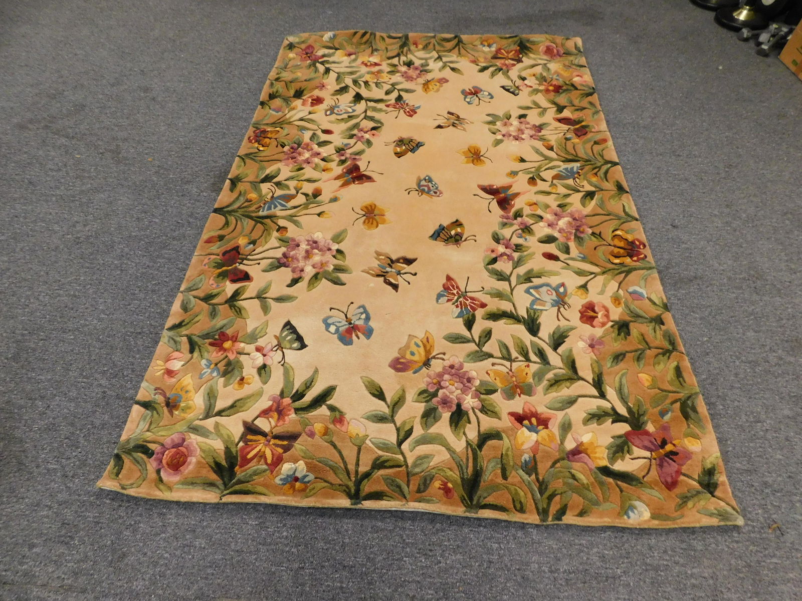 5'3" x 8'3" Royal Palace Handmade Wool Rug (1 of 2)