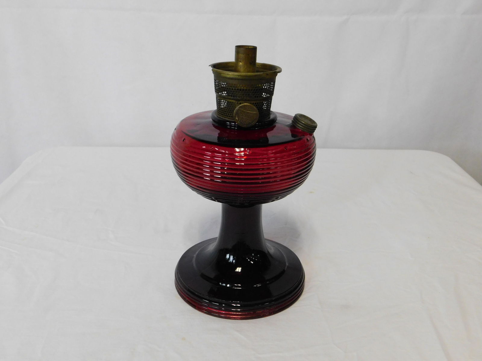 Ruby Glass Aladdin Lamp (1 of 3)