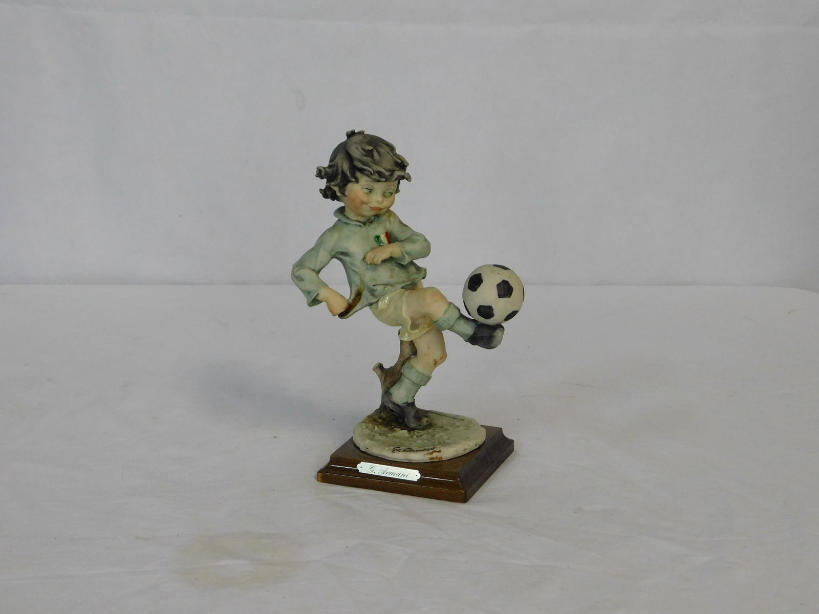 Giuseppe Armani Capodimonte Soccer Player Figurine (1 of 8)