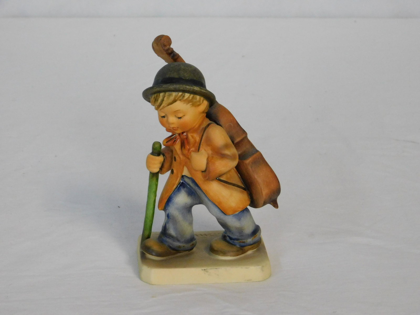 "Little Cellist" Hummel #89/1 TMK-5 (1 of 5)