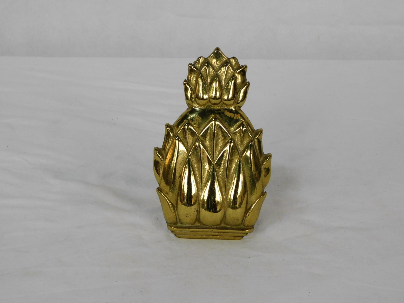Harvin Newport 4022 Pineapple Doorknocker: Harvin Newport 4022 Pineapple Doorknocker in good condition, 6.75''H