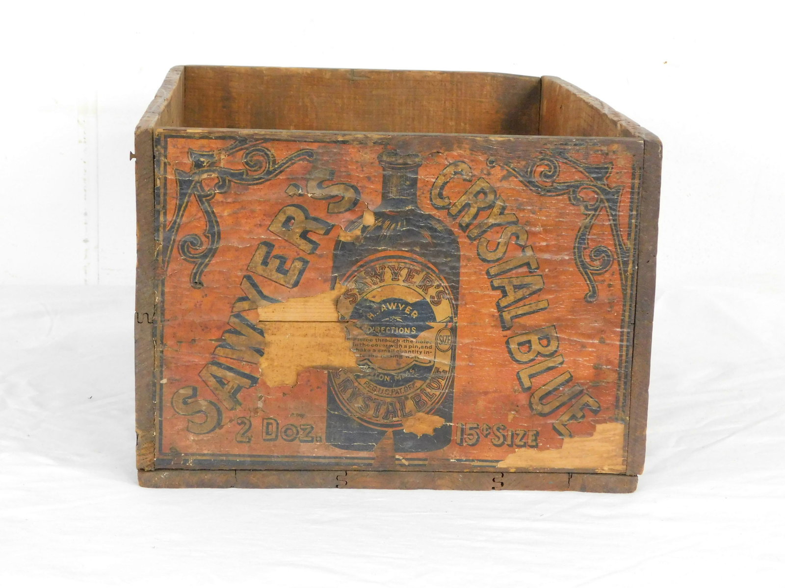 Sawyers Crystal Blue Crate: Sawyers Crystal Blue Crate in good condition, Original Graphics, 9.5''H x 18.75''W x 13.5''D