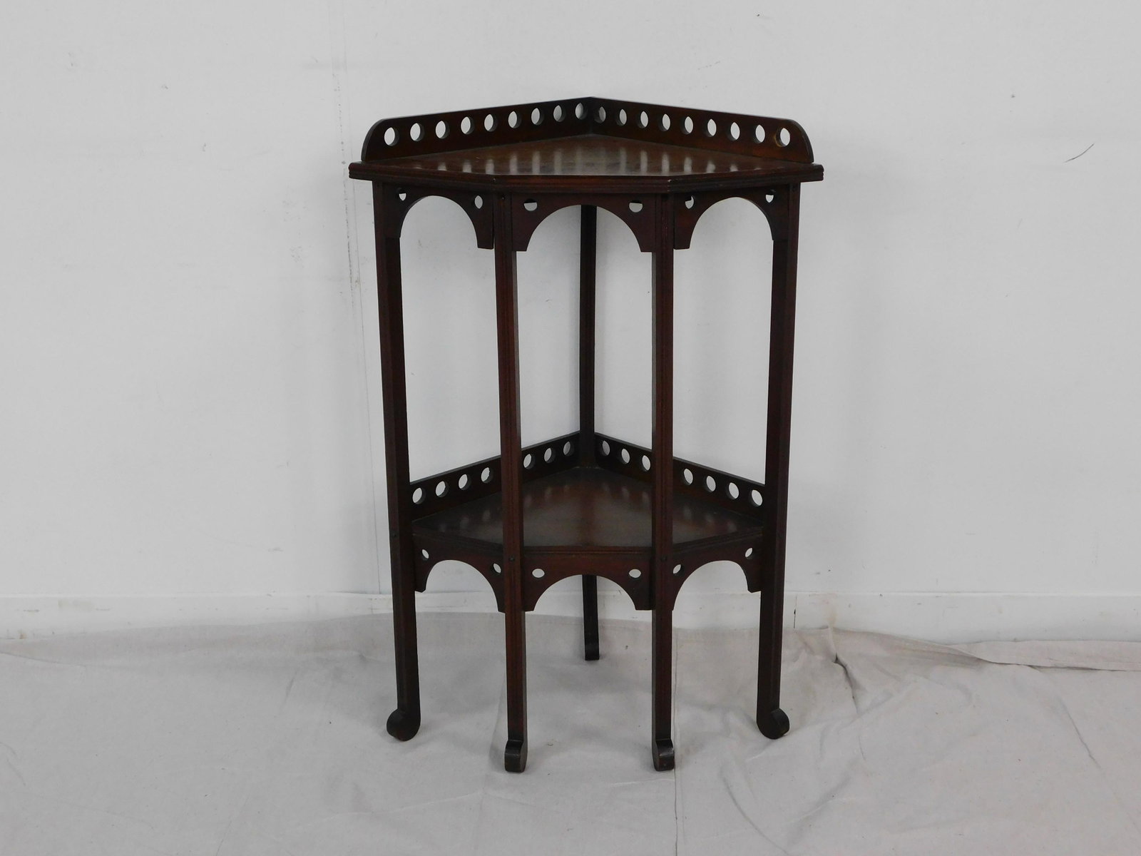 Antique Walnut Corner Shelf: Antique Walnut Corner Shelf in good condition, 33''H x 22.5''W x 15''D