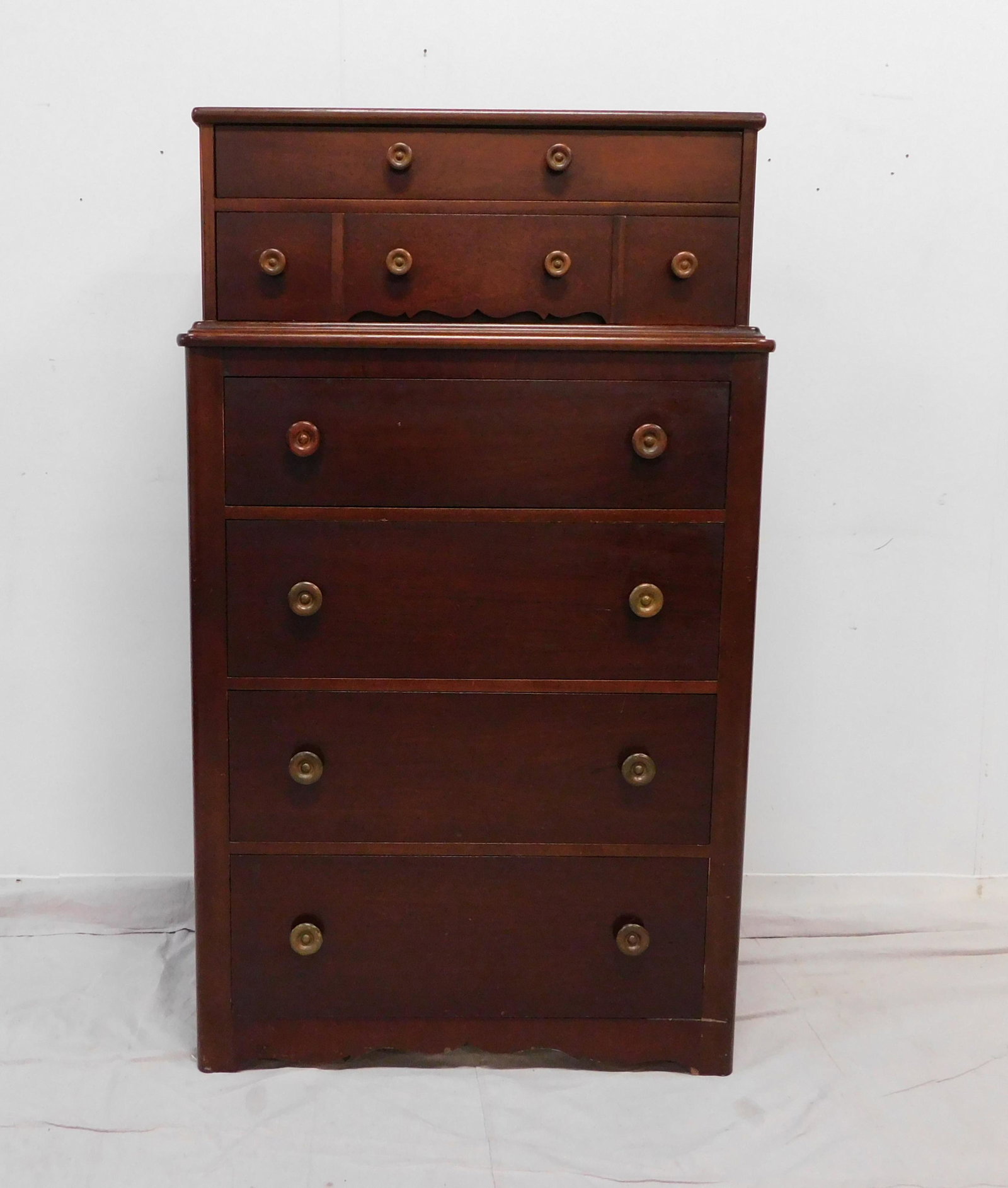 Cavalier Antique Chest of Drawers: Cavalier Antique Chest of Drawers in good condition, 6 Drawers, 57''H x 31.5''W x 18''D ***Auctioneer Note*** Check corresponding lot for matching dresser with mirror
