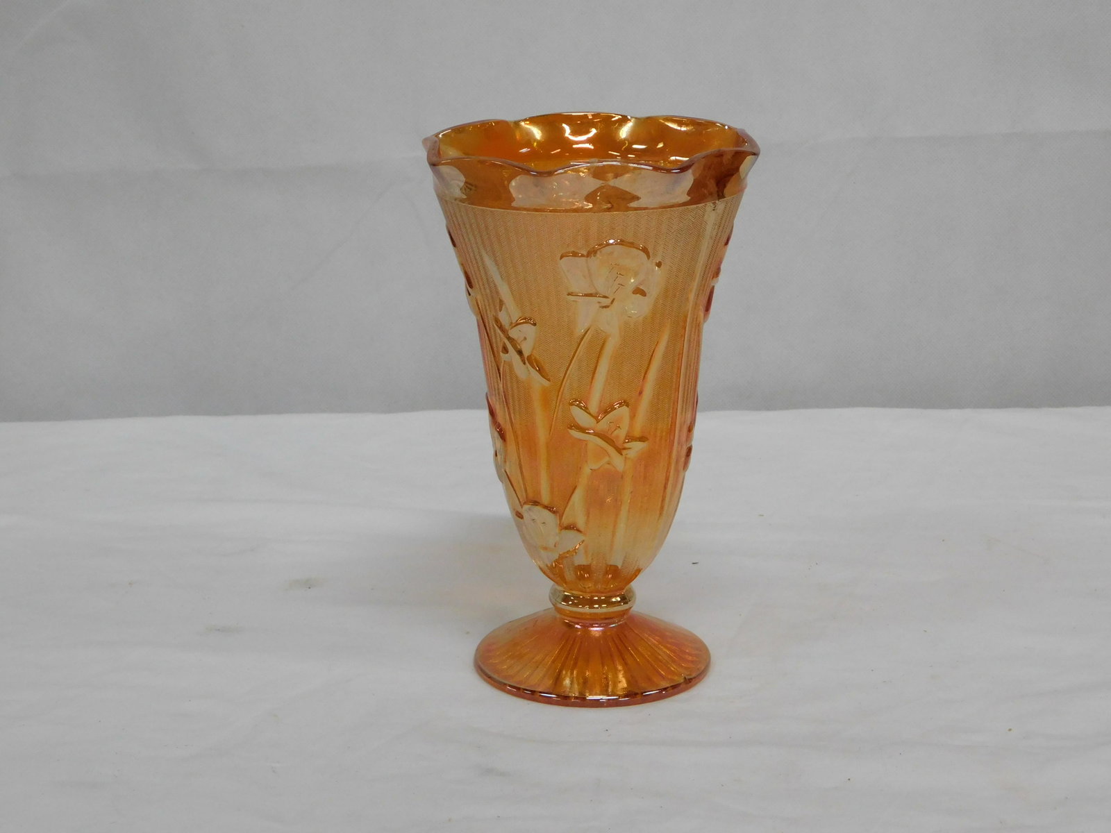 Iris and Herringbone Carnival Vase: Iris and Herringbone Carnival Vase in good condition, 9''H