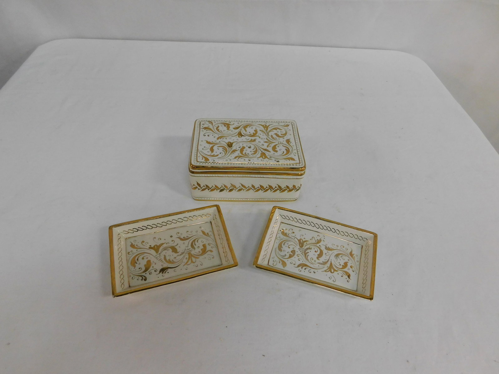 Capodimonte Porcelain Box and Trays: Capodimonte Porcelain Box and Trays in good condition. Box -2.5"H x 5.75"L x 3.75"W