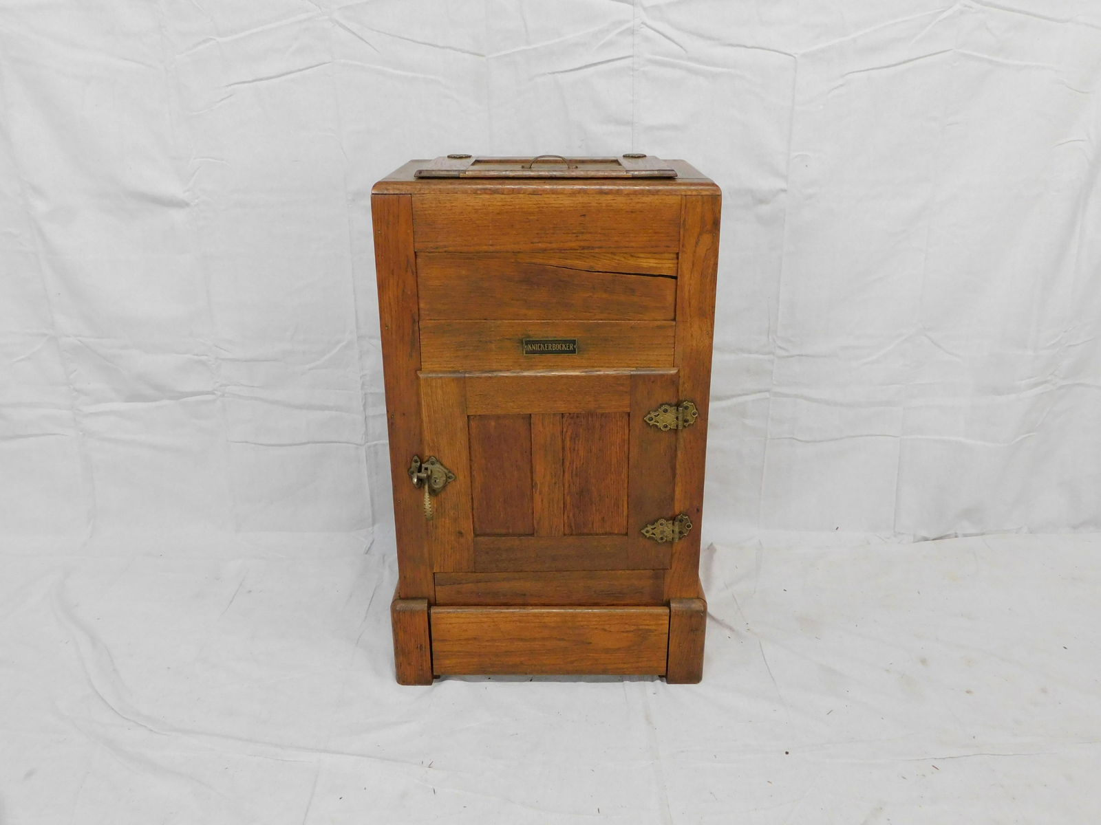 Knickerbocker ice sale box