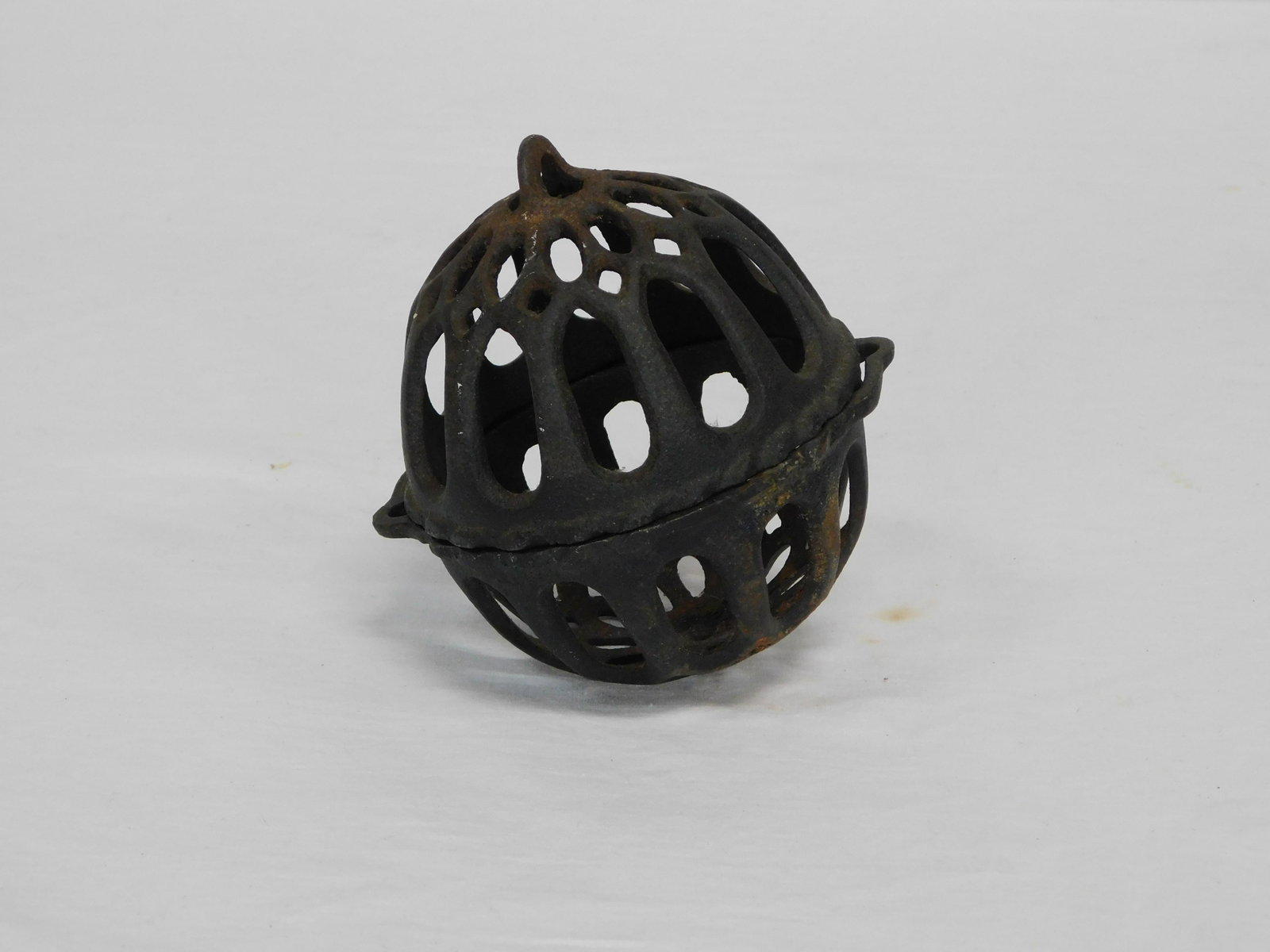 Antique Cast Iron String Holder: Antique Cast Iron String Holder in good condition. 4.5"H