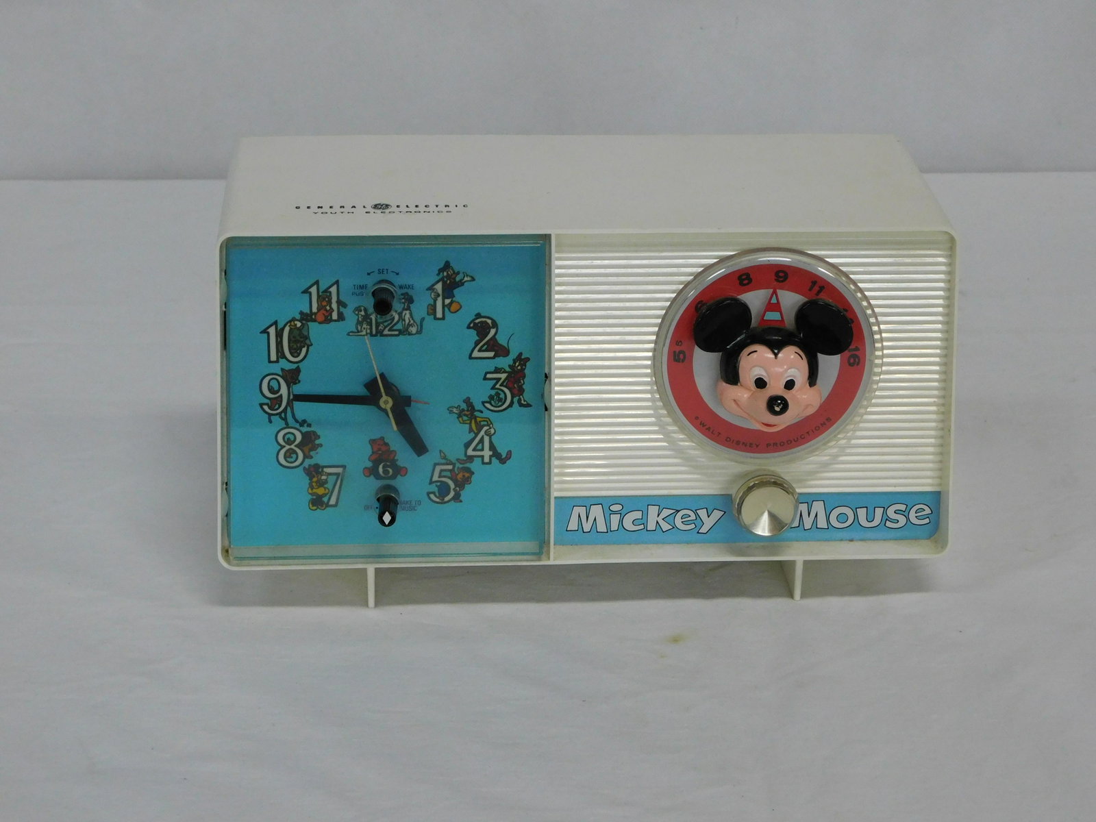 Vintage GE Mickey Mouse Clock Radio: Vintage GE Mickey Mouse Clock Radio in good working condition. 6"H x 10.5"L x 6"W