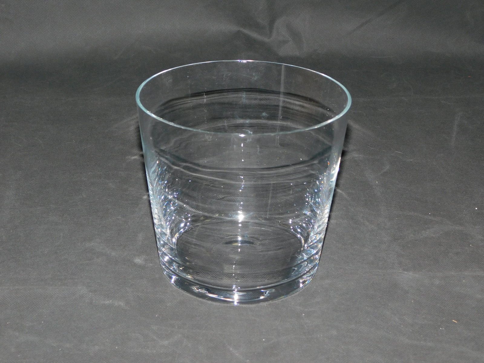 William Yeoward Crystal Ice Bucket: William Yeoward Crystal Ice Bucket in good condition. 5.75"H x 6.25"D