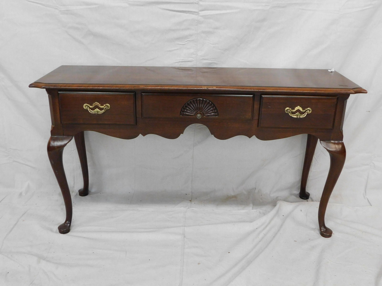 Queen Anne Sofa Table: Queen Anne Sofa Table in good condition, Shell Carved, dovetailed drawers, 26.5''H x 52.5''W x 16''D