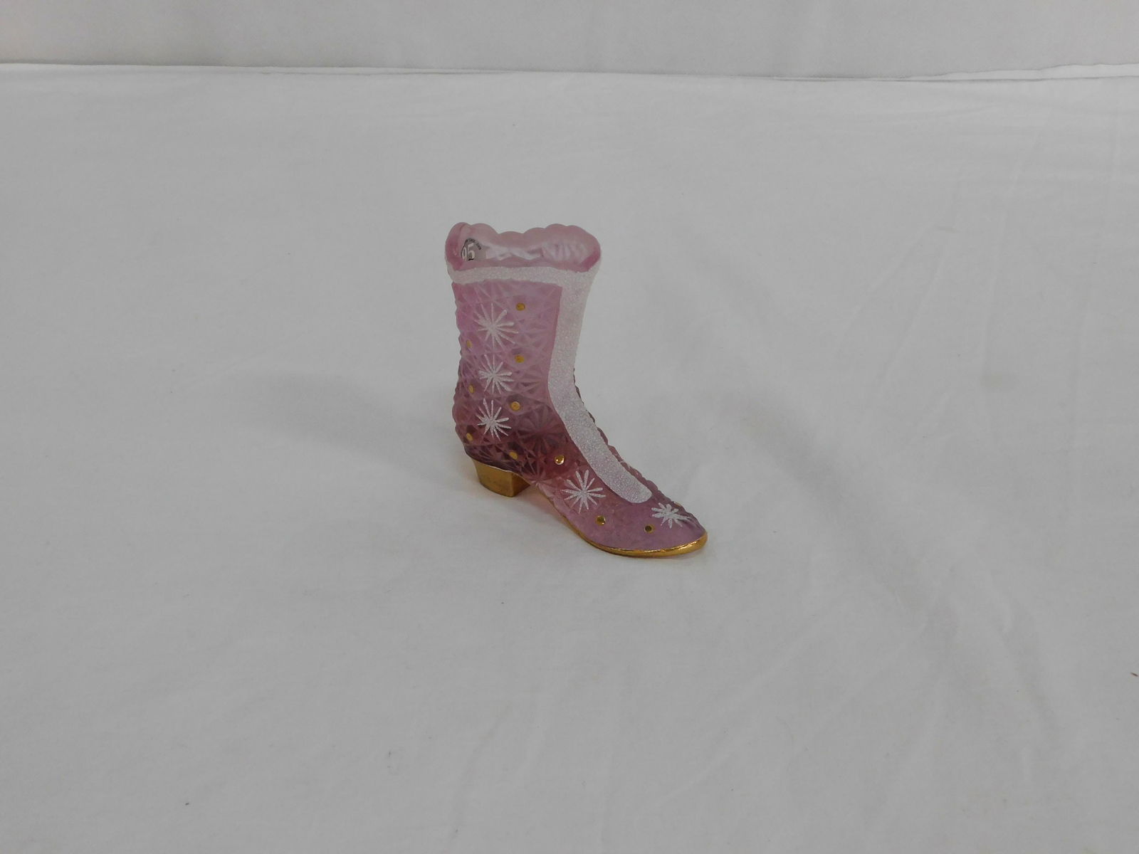 Fenton Empress Rose Artist Signed Boot: Fenton Empress Rose Artist Signed Boot and Signed by Lynn Fenton. Oval Mark and 95th Anniversary Paper Label. 4"H