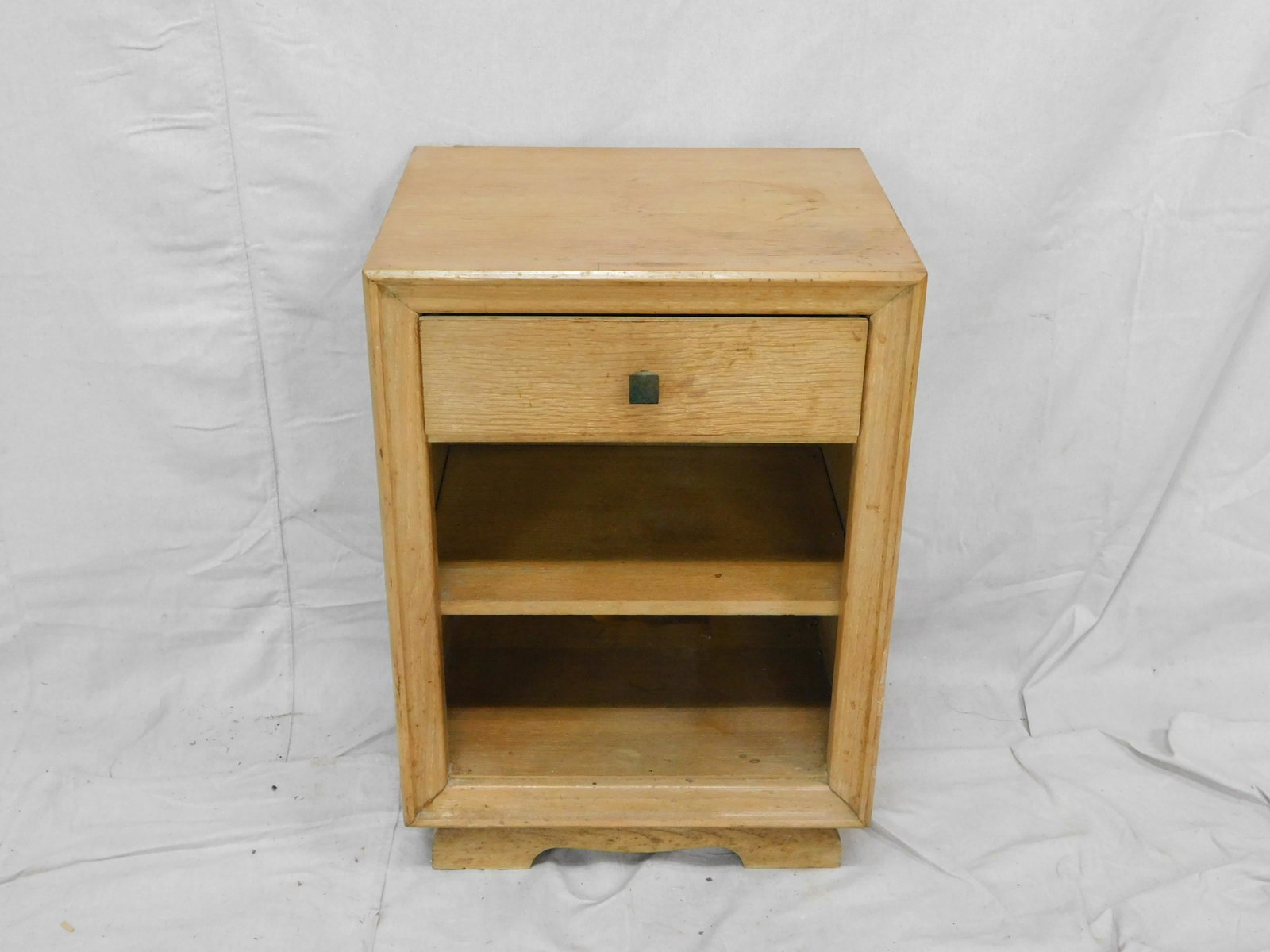 Mid Century Modern Nightstand: Mid Century Modern Nightstand in good condition, brass hardware, dovetailed drawers, 26''H x 18.25''W x 15''D