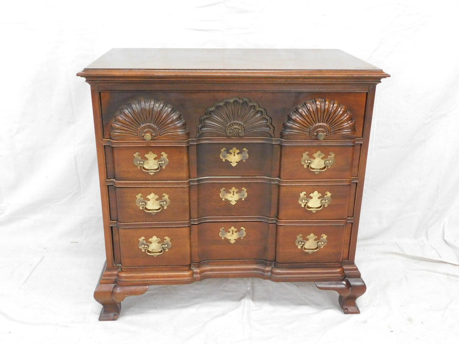 American Masterpiece Block Front Chest: American Masterpiece by Hickory White Block Front Chest in good condition, dovetailed drawers, brass hardware, shell carved, 34.25''H x 36''W x 20''D