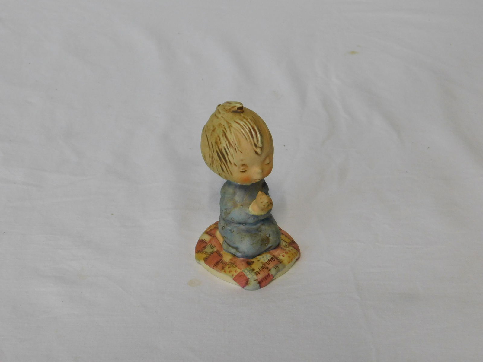 1972 Goebel Hallmark Betsy Clark Praying Child: 1972 Goebel Hallmark Betsy Clark Praying Child "Bless You" Figurine. 4" tall in good condition.