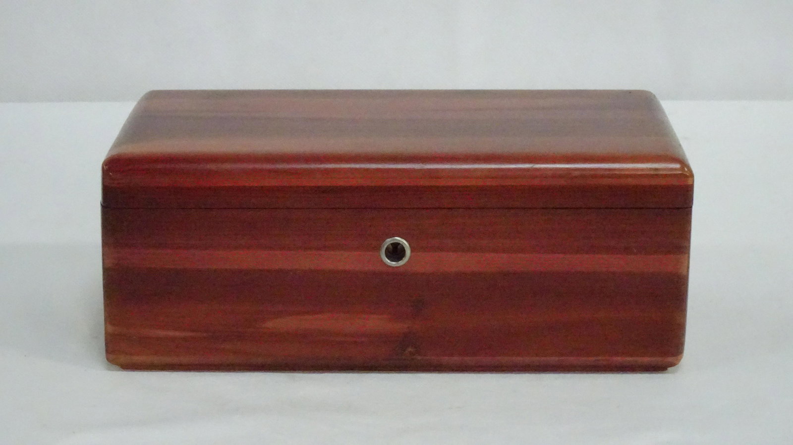 Vintage Lane Cedar Chest Salesman Sample: Vintage Lane Cedar Chest Salesman Sample in good condition with original key. These were given out as premiums when a full size cedar chest was purchased. 3.5'H X 9"L X 5'"W