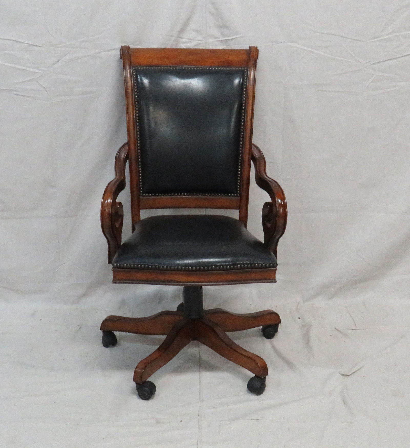 Modern Desk Chair (1 of 3)