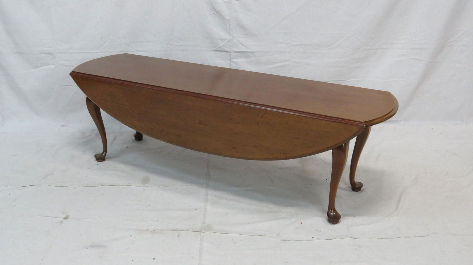 Biggs Queen Anne Mahogany Coffee Table (1 of 3)