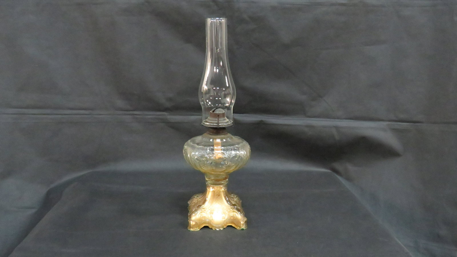 Antique Princess Feather Oil Lamp: Antique Princess Feather Oil Lamp in good condition. Base is painted goldon the inside with some paint missing. Overall height 20"