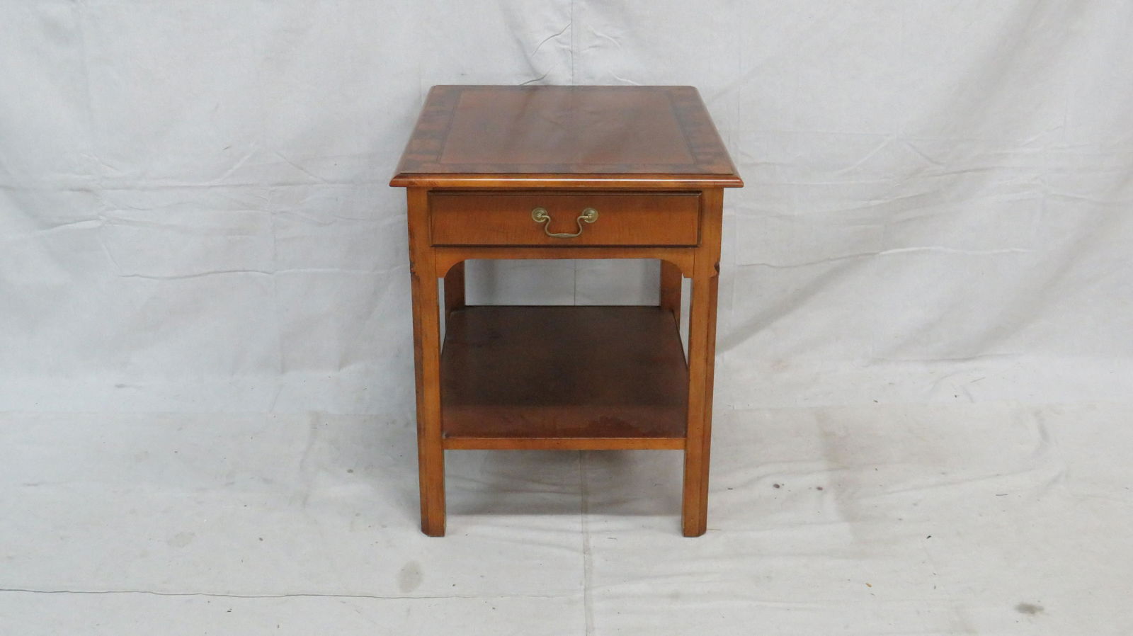 Southampton Inlaid End Table (1 of 5)