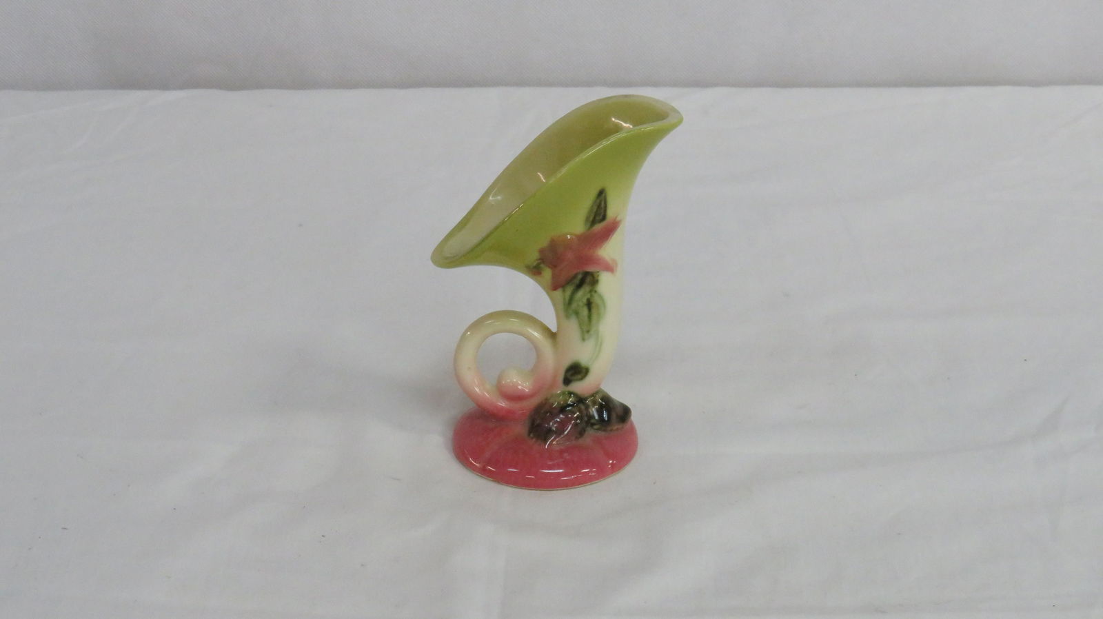 Hull Pottery Cornucopia Woodland W-2-5 1/2 (1 of 4)