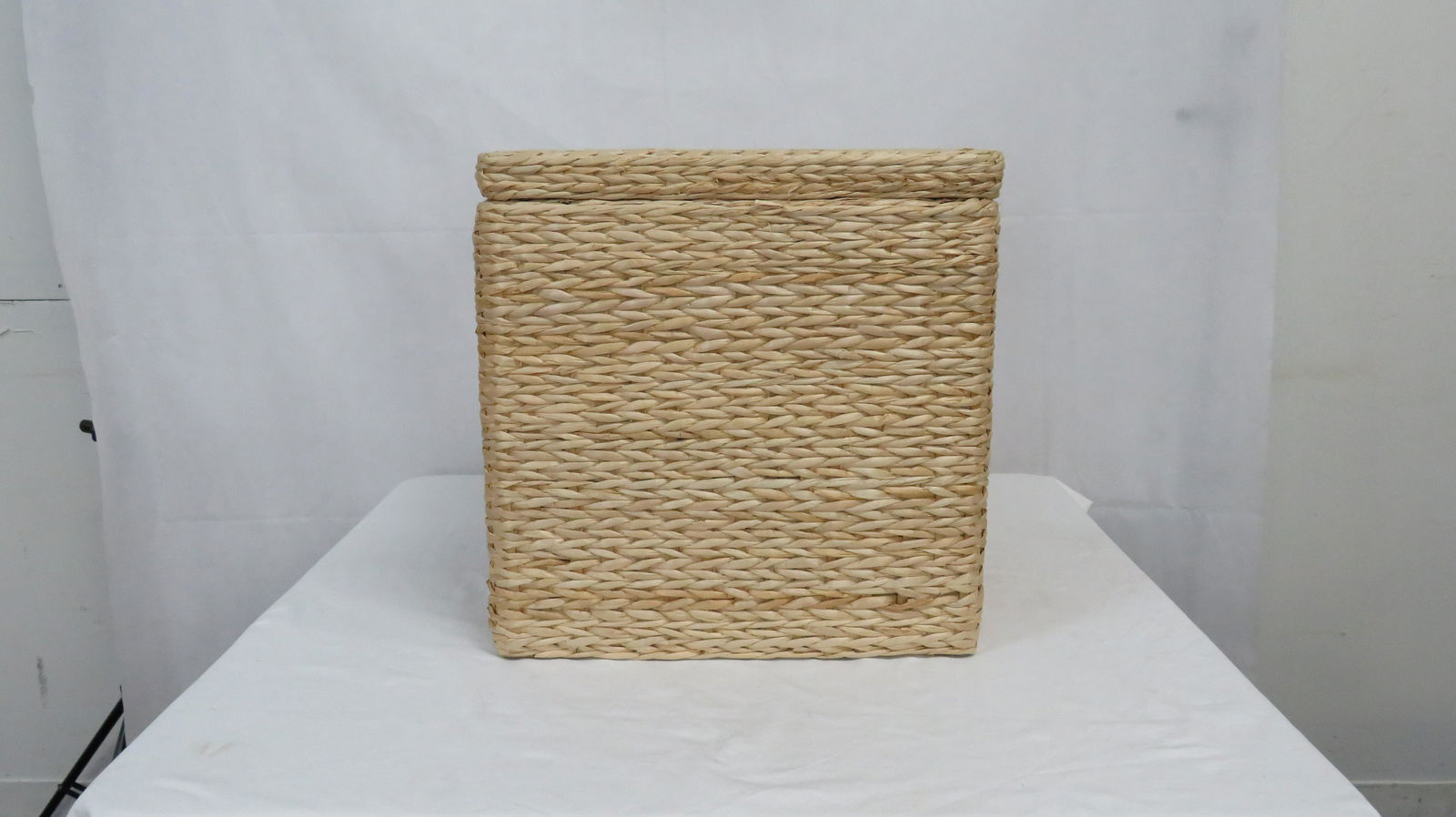 Wicker Storage Cube with Lining (1 of 4)