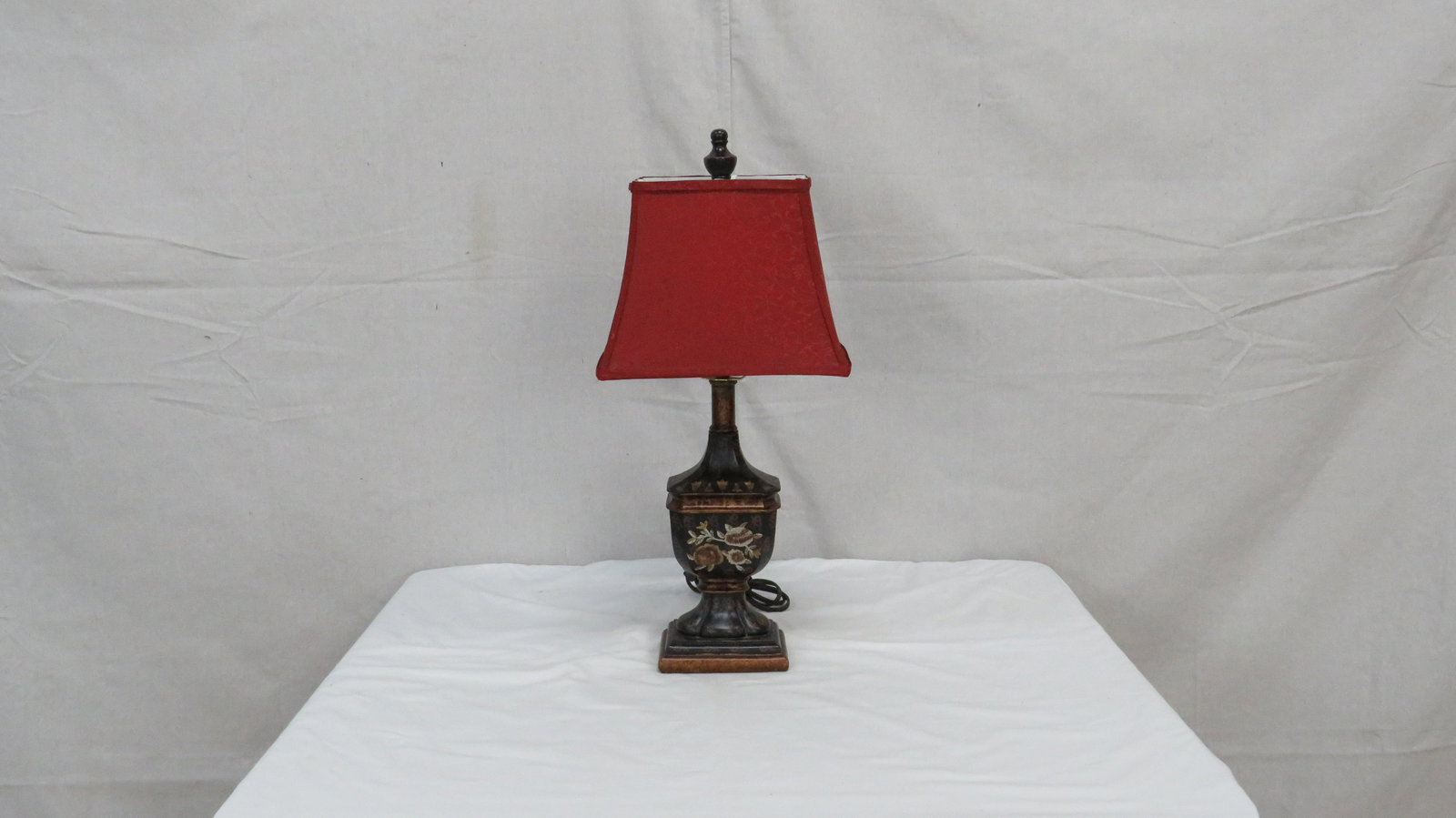 Hand Painted Table Lamp with Silk Shade: Hand Painted Table Lamp with coordinating silk shade in good condition. Overall height 22.5""
