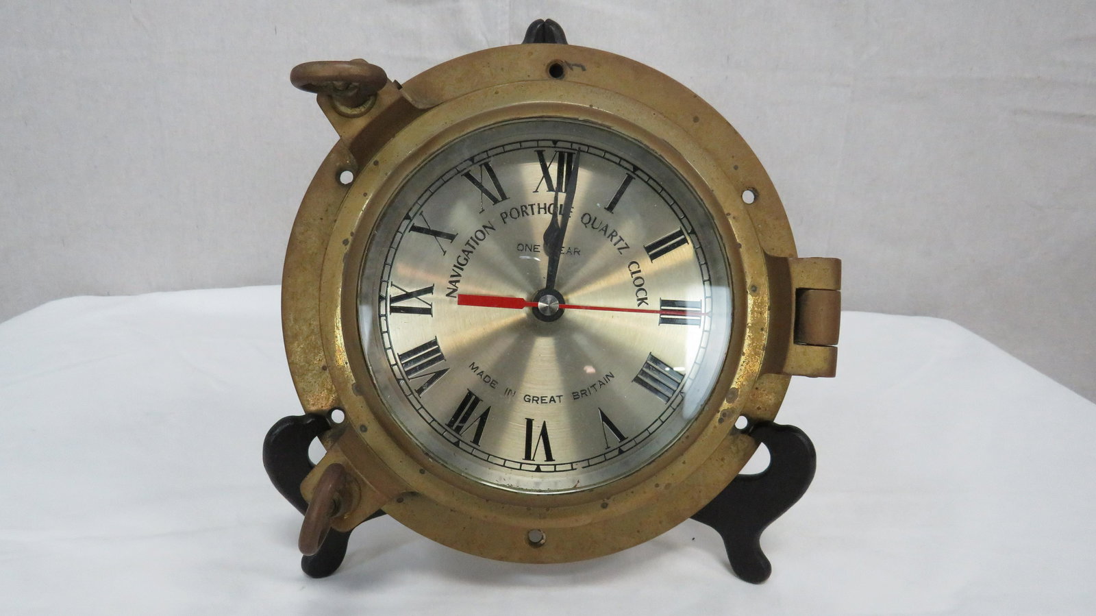 Vintage Brass Navigational Porthole Quartz Clock (1 of 4)