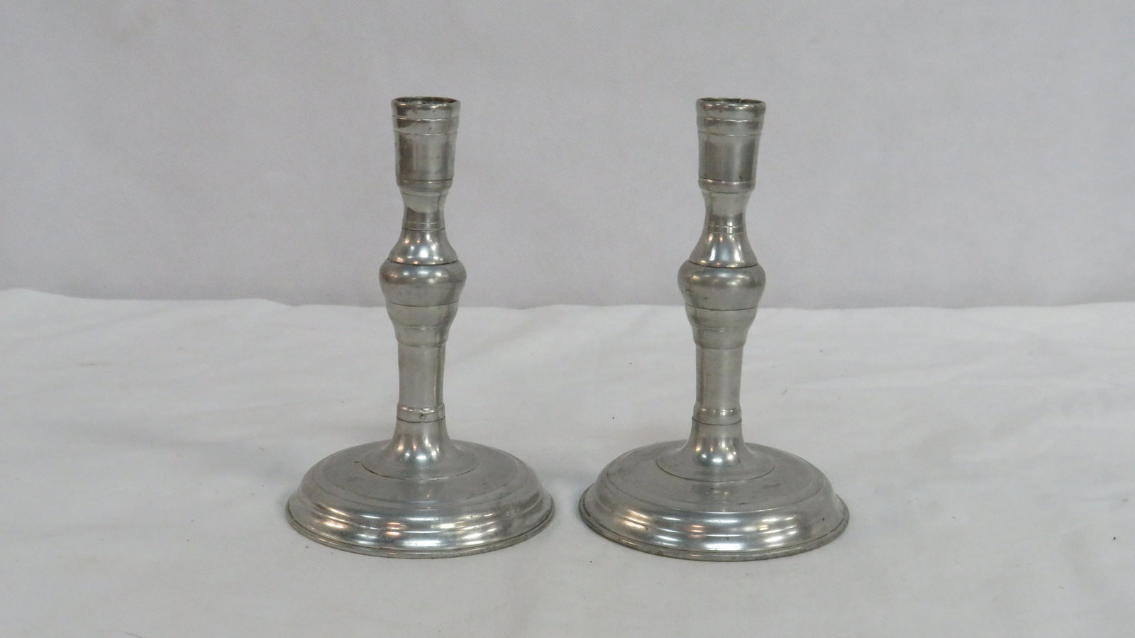 Colonial Williamsburg Stieff CW101 Candlesticks (1 of 4)