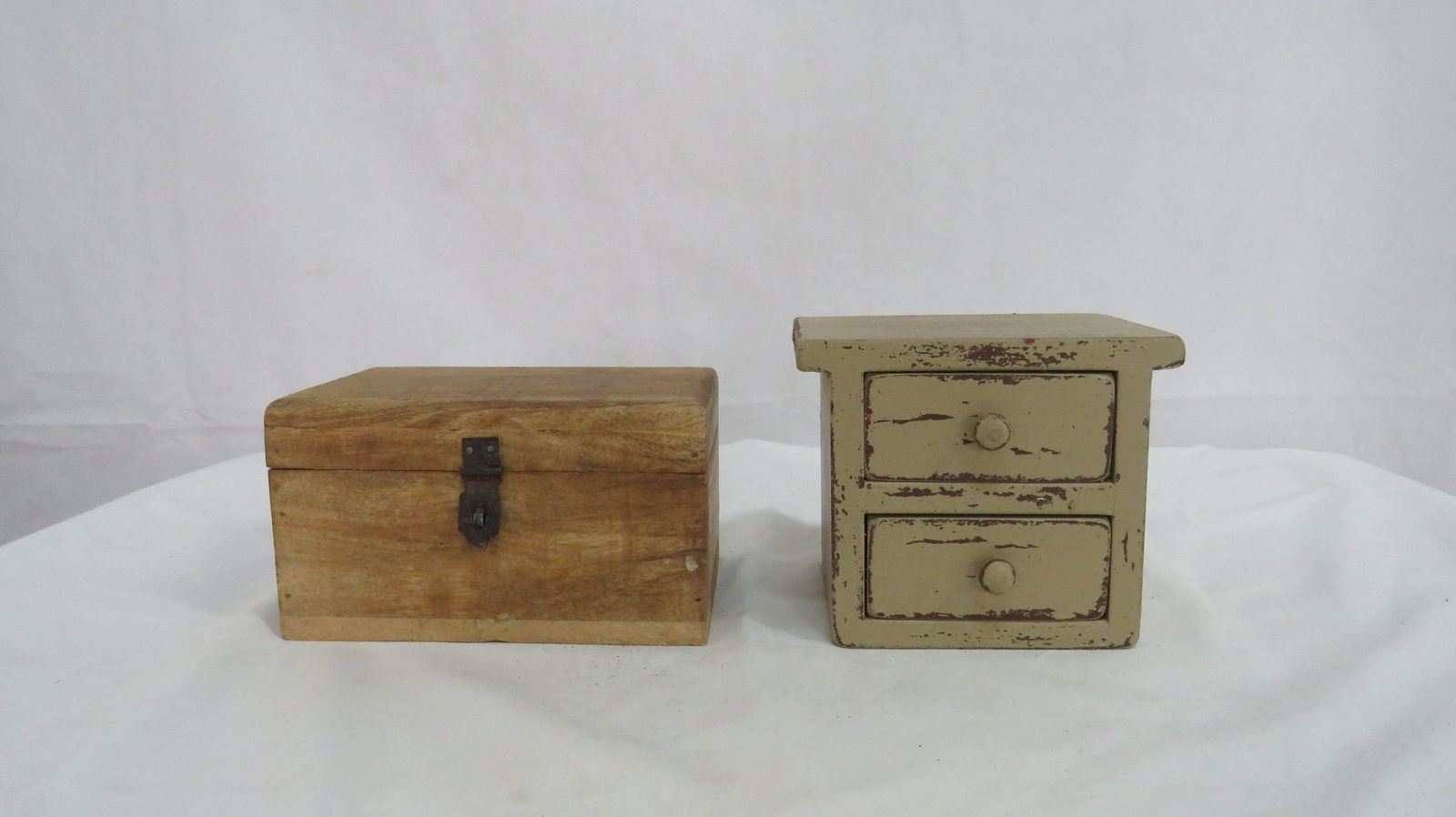 2 Small Wooden Primitive Style Boxes (1 of 3)