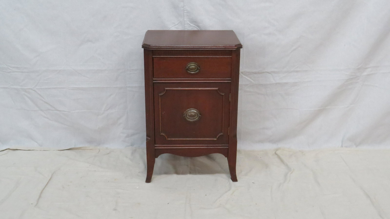 Mahogany Traditional Nightstand: Mahogany Traditional Nightstand in good condition, Dovetailed Drawer with Brass Hardware, 27.5''H x 18''W x 14''D