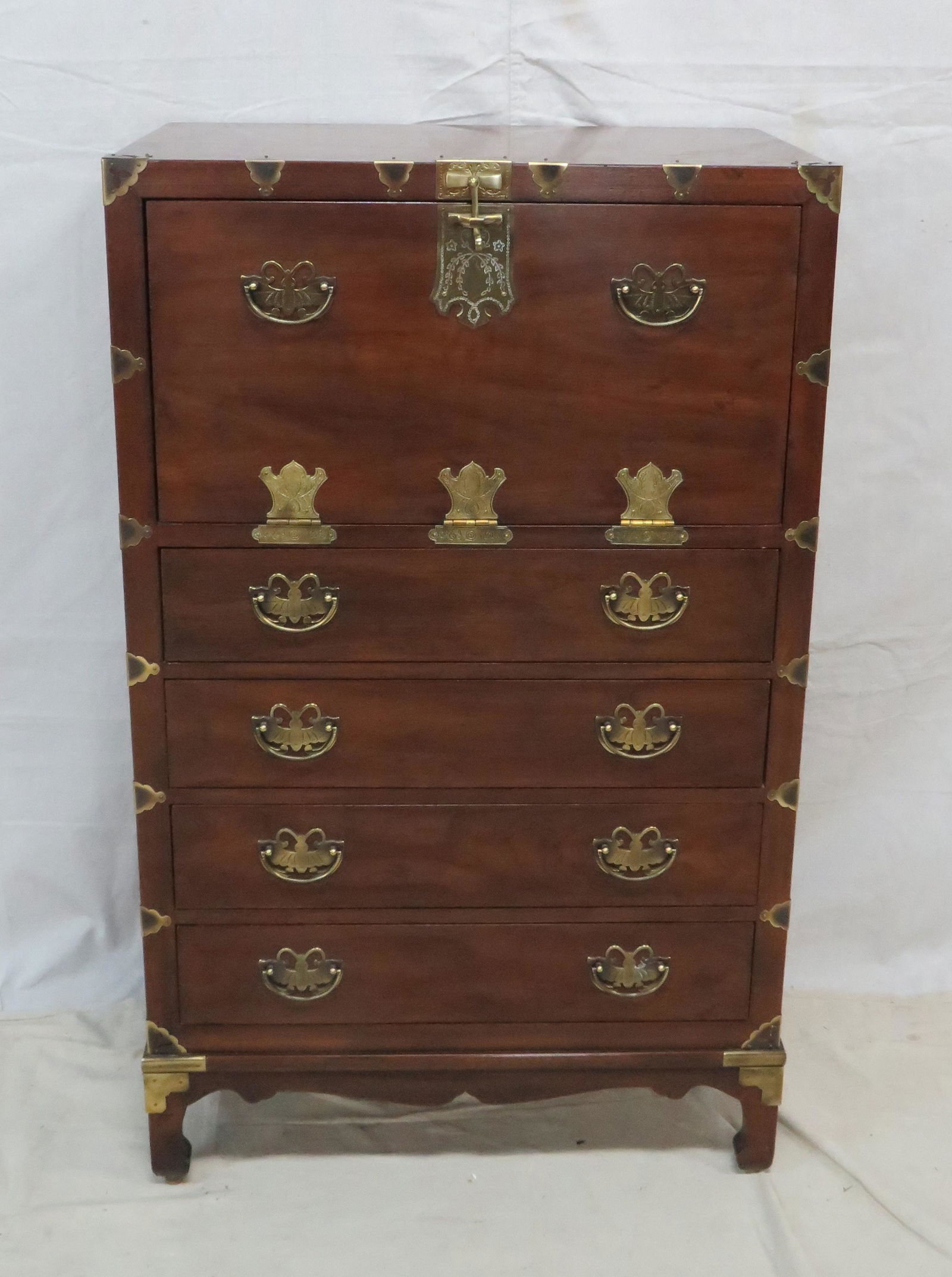 Henredon Chinoiserie Campaign Style Chest (1 of 7)