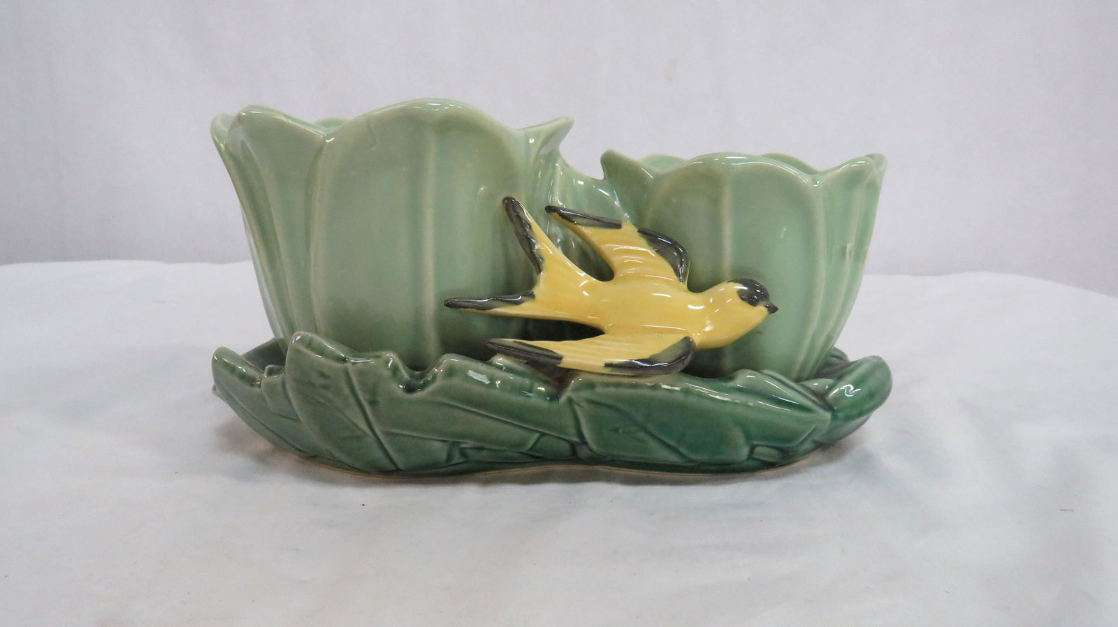 Vintage McCoy Pottery Double Tulip Vase (1 of 6)