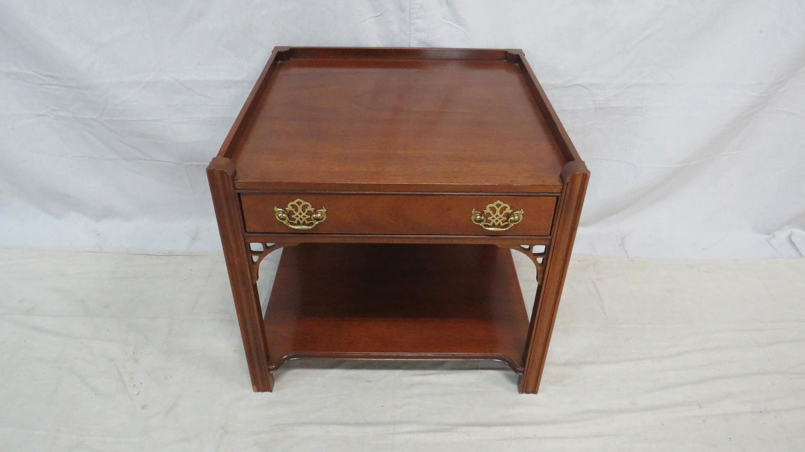 Mahogany One Drawer End Table (1 of 8)