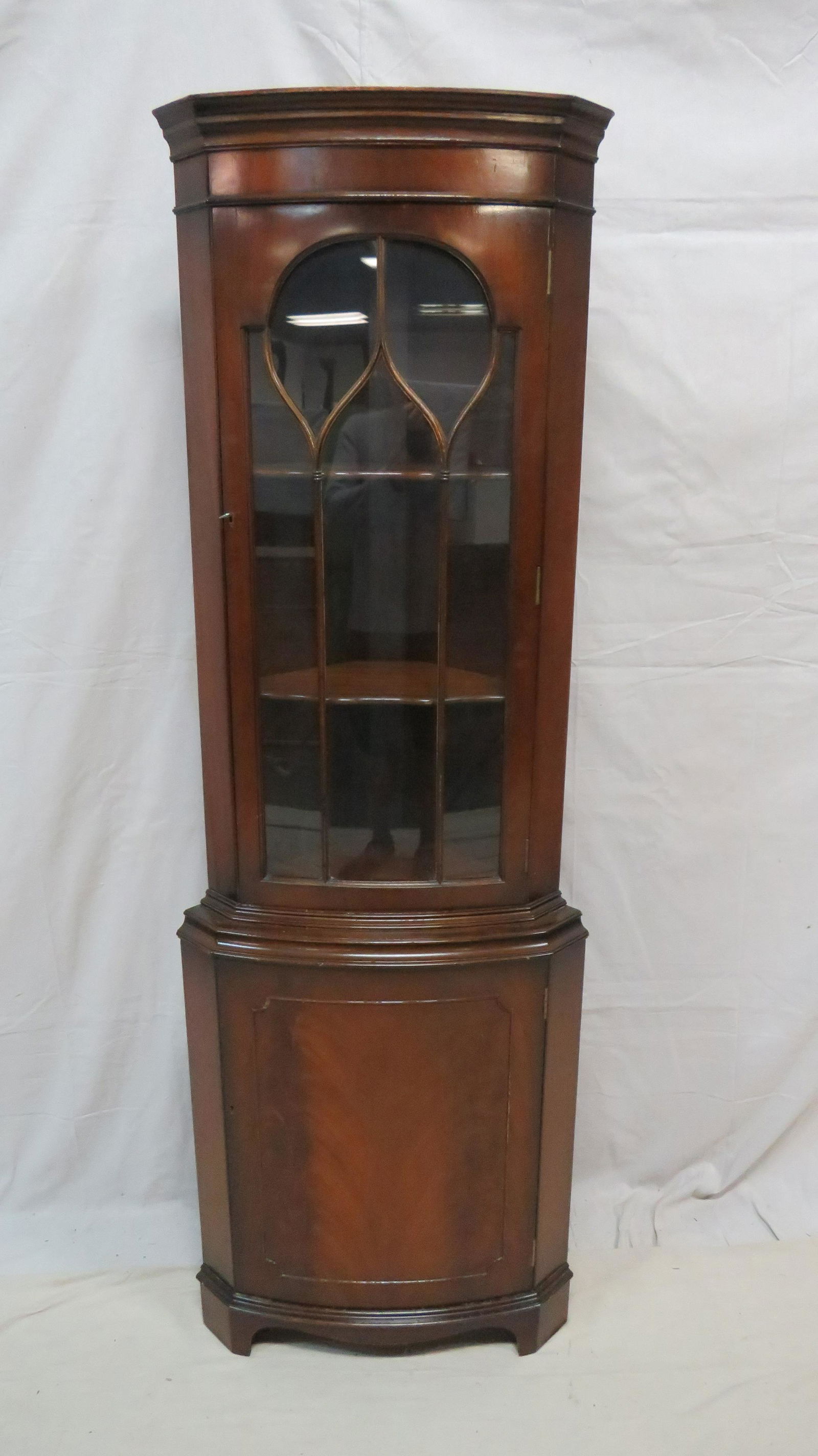 Georgian Bowfront Corner Cabinet (1 of 4)