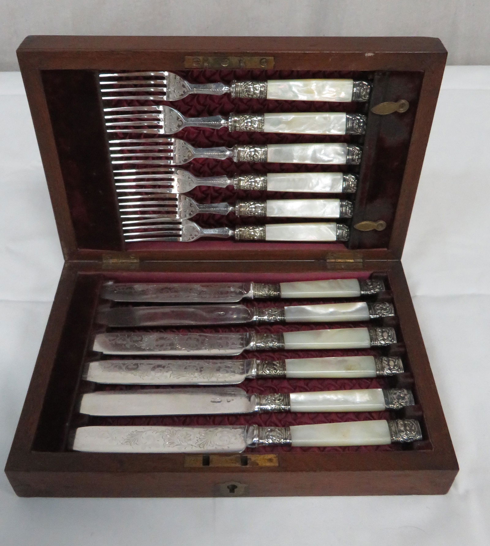 19th Century L&W Mother of Pearl Fish Cutlery Set (1 of 9)