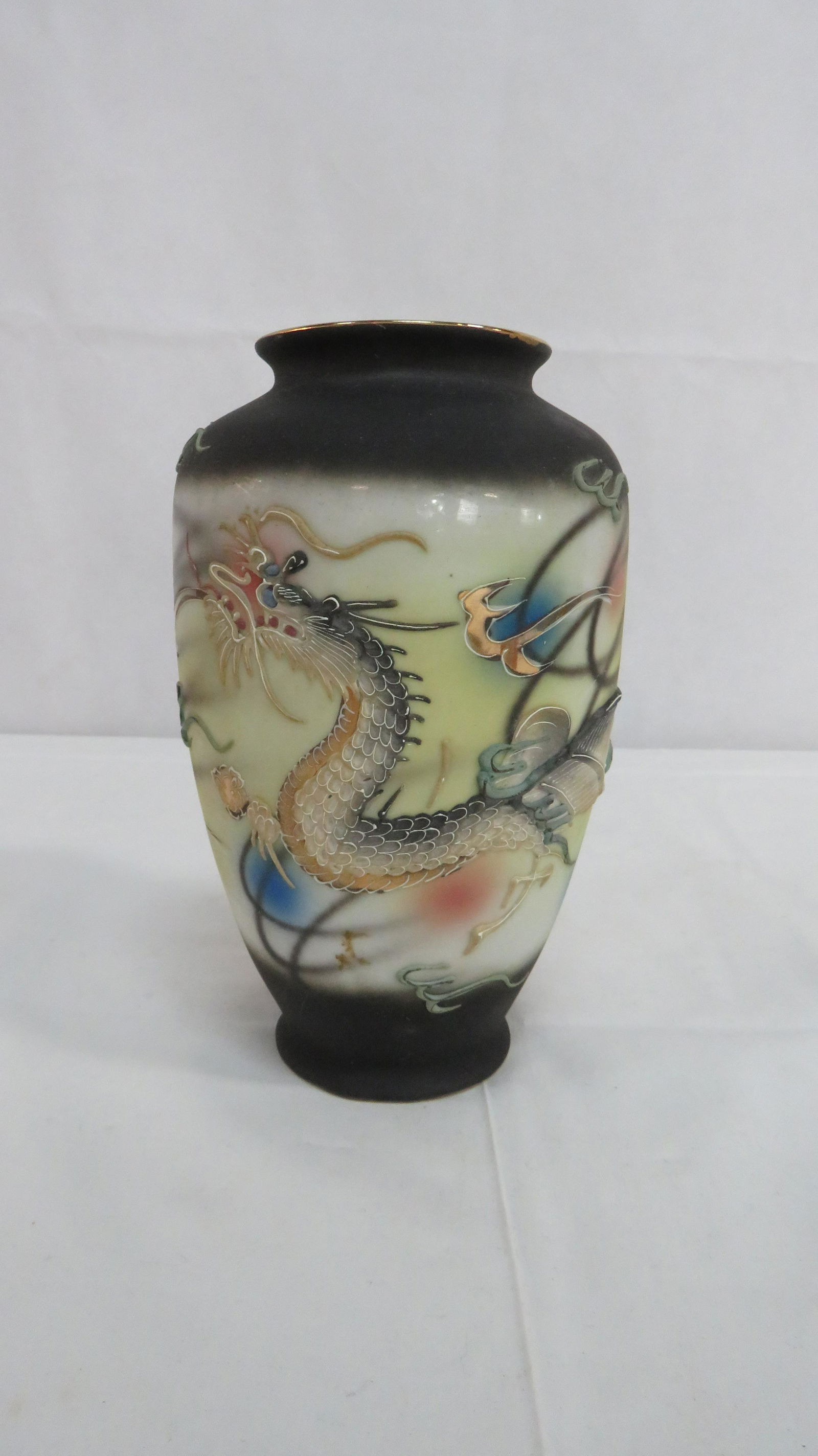 Dragonware Moriage Japanese Vase (1 of 6)