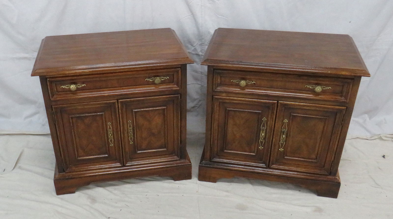 Vintage Drexel Tryon Manor Pair of Bedside Chests (1 of 3)