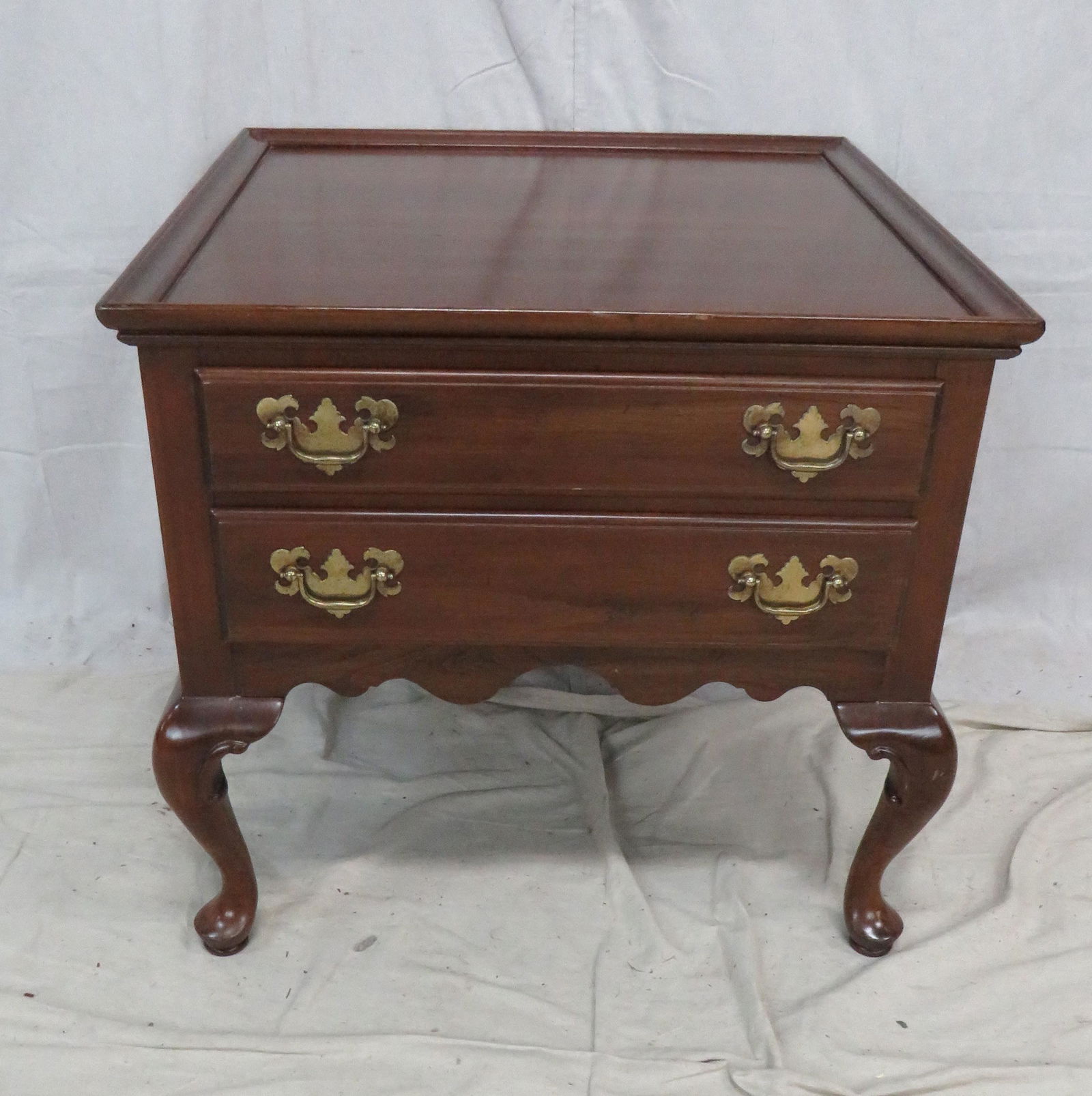 Ethan Allen Cherry End Table (1 of 6)