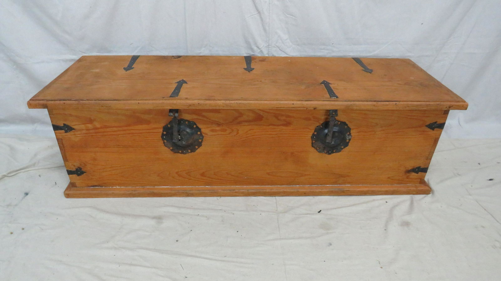 Vintage Large Pine Trunk (1 of 4)