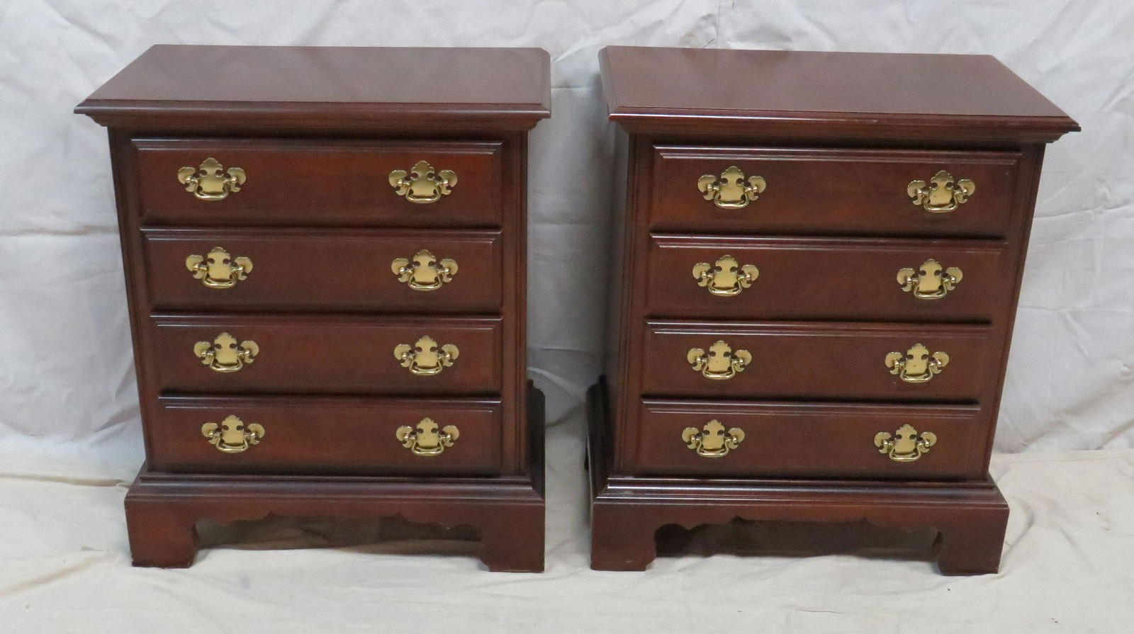 Pair of Traditional Bedside Chests American Drew (0230) on Dec 11