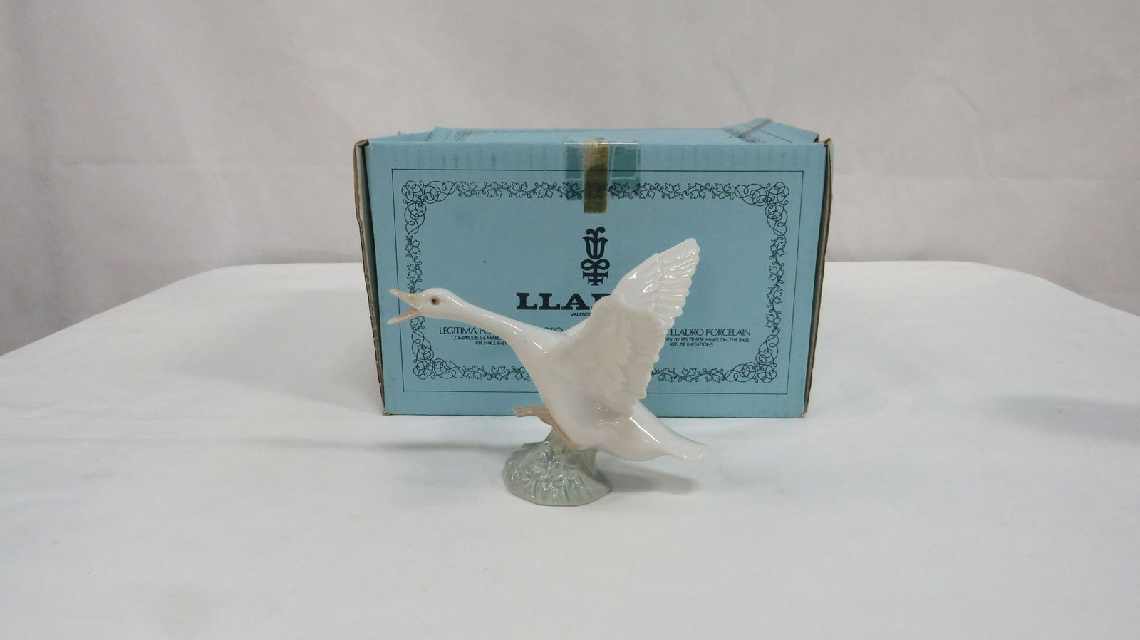 Lladro Goose Figurine #1265 (1 of 5)