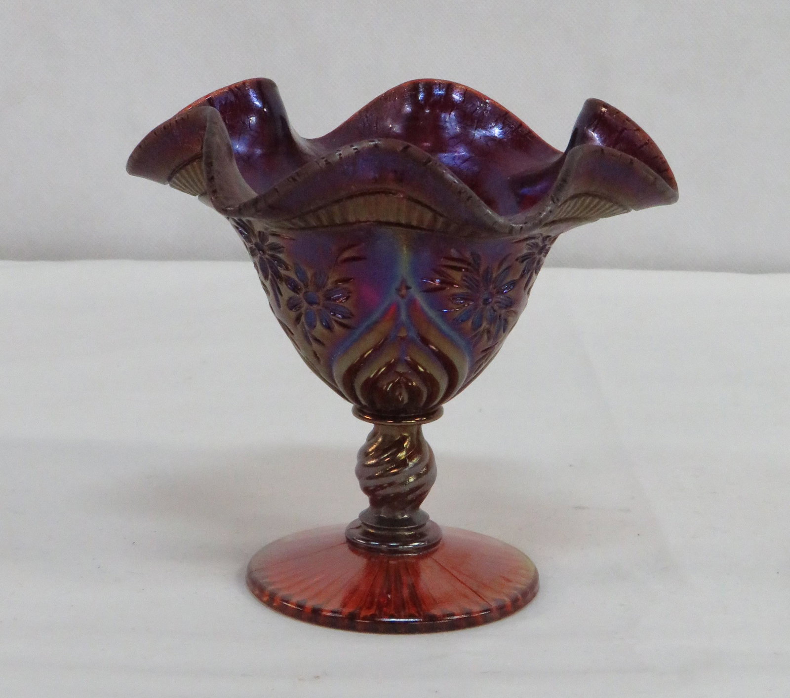 Fenton Daisy & Plume Amberina Comport: Fenton Daisy & Plume Amberina Comport in good condition. Fenton oval mark on base. 4.75"H x 5.25"D