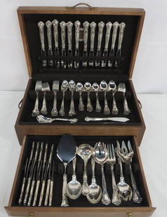 Gorham Sterling Chantilly Flatware Service for 12: Gorham Sterling Chantilly Flatware Service for 12 in good condition, 107 Pieces, 13 Knives, 12 Dinner Forks, 12 Salad Forks, 12 Iced Tea Spoons, 24 Tea Spoons, 12 Table Spoons, 12 Individual Butter Kn