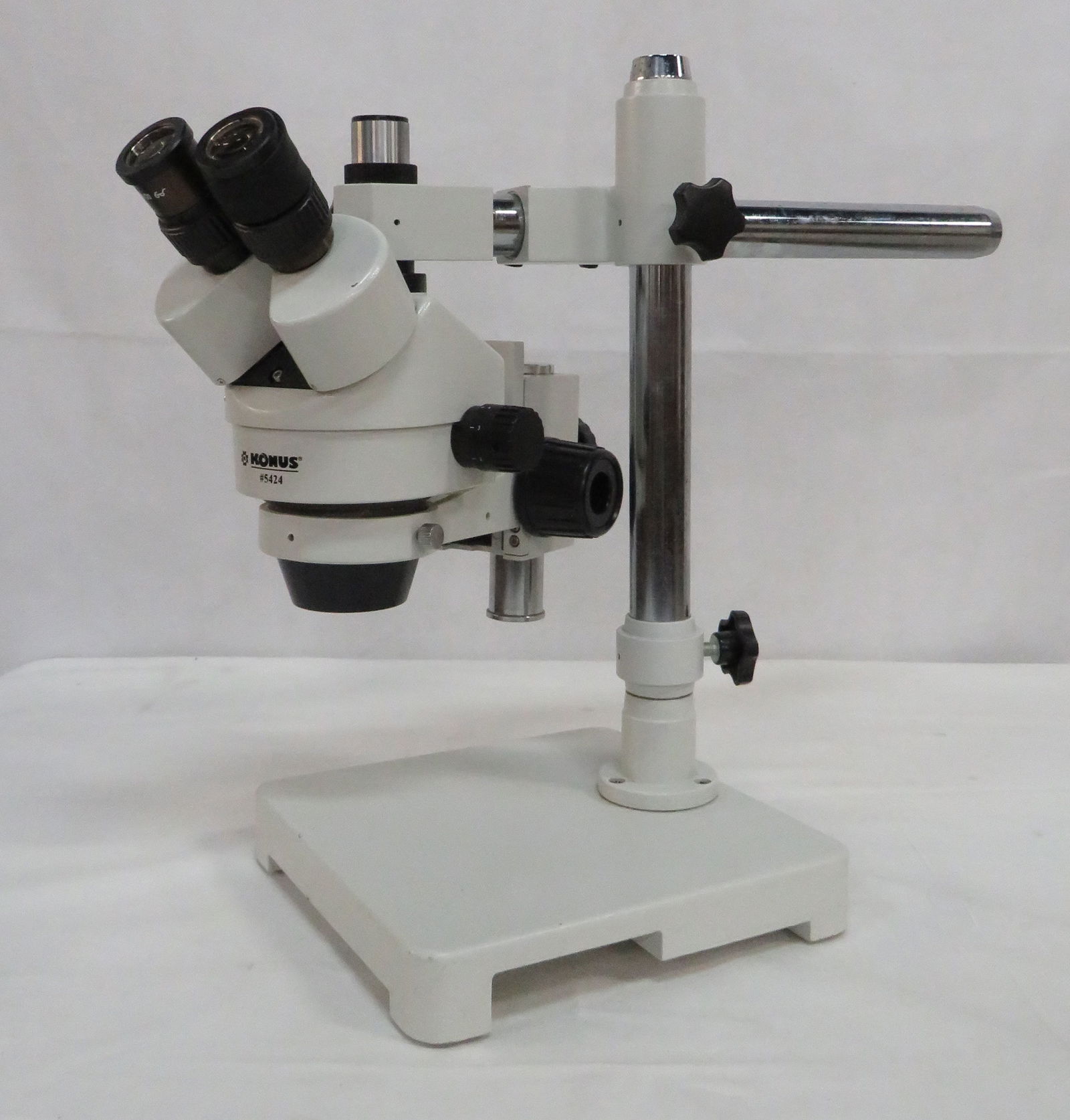 Konus Microscope w/ Geared Table Stand 5424 (1 of 5)