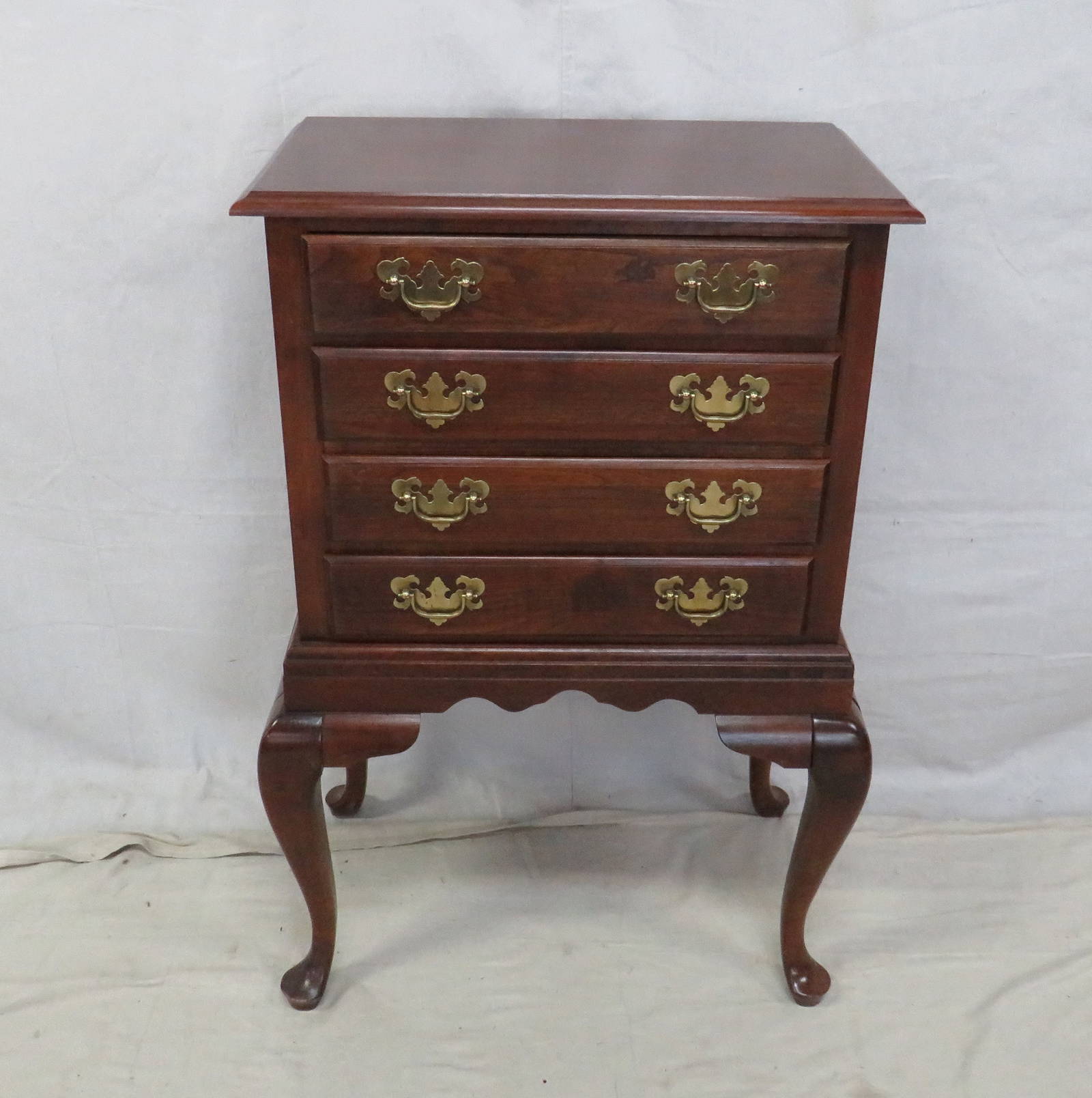Traditional Cherry Silverware Chest Auction