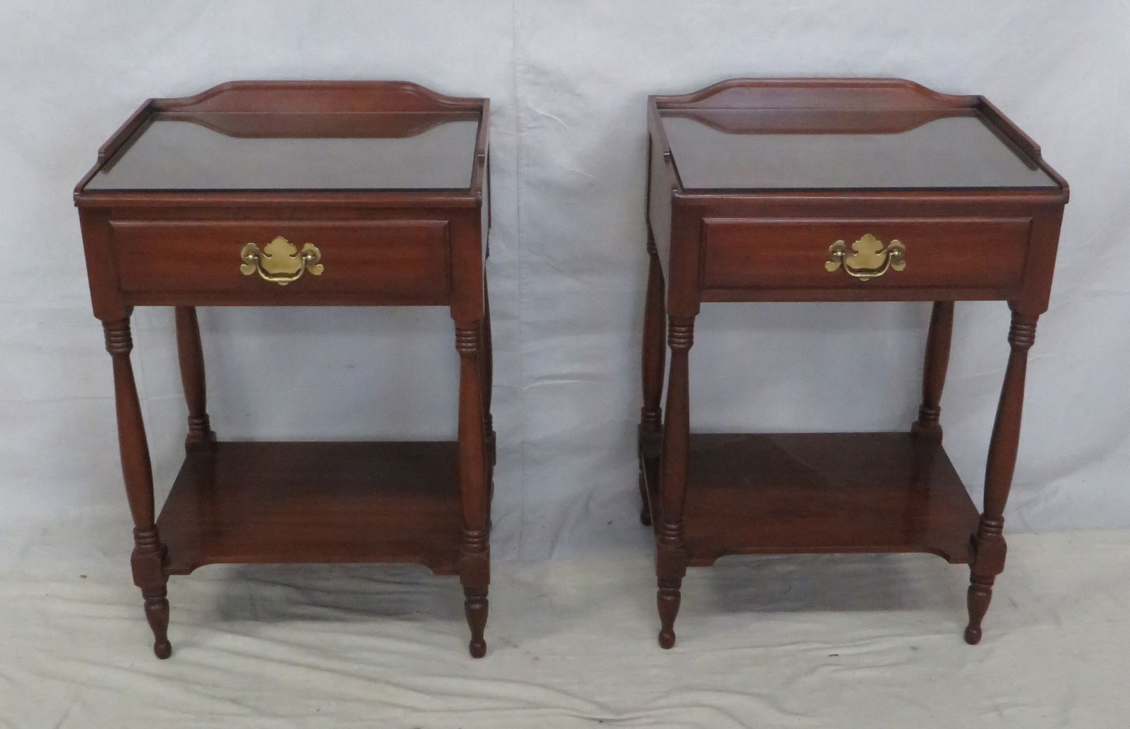Pair of Henkel Harris Cherry Bedside Tables (1 of 8)