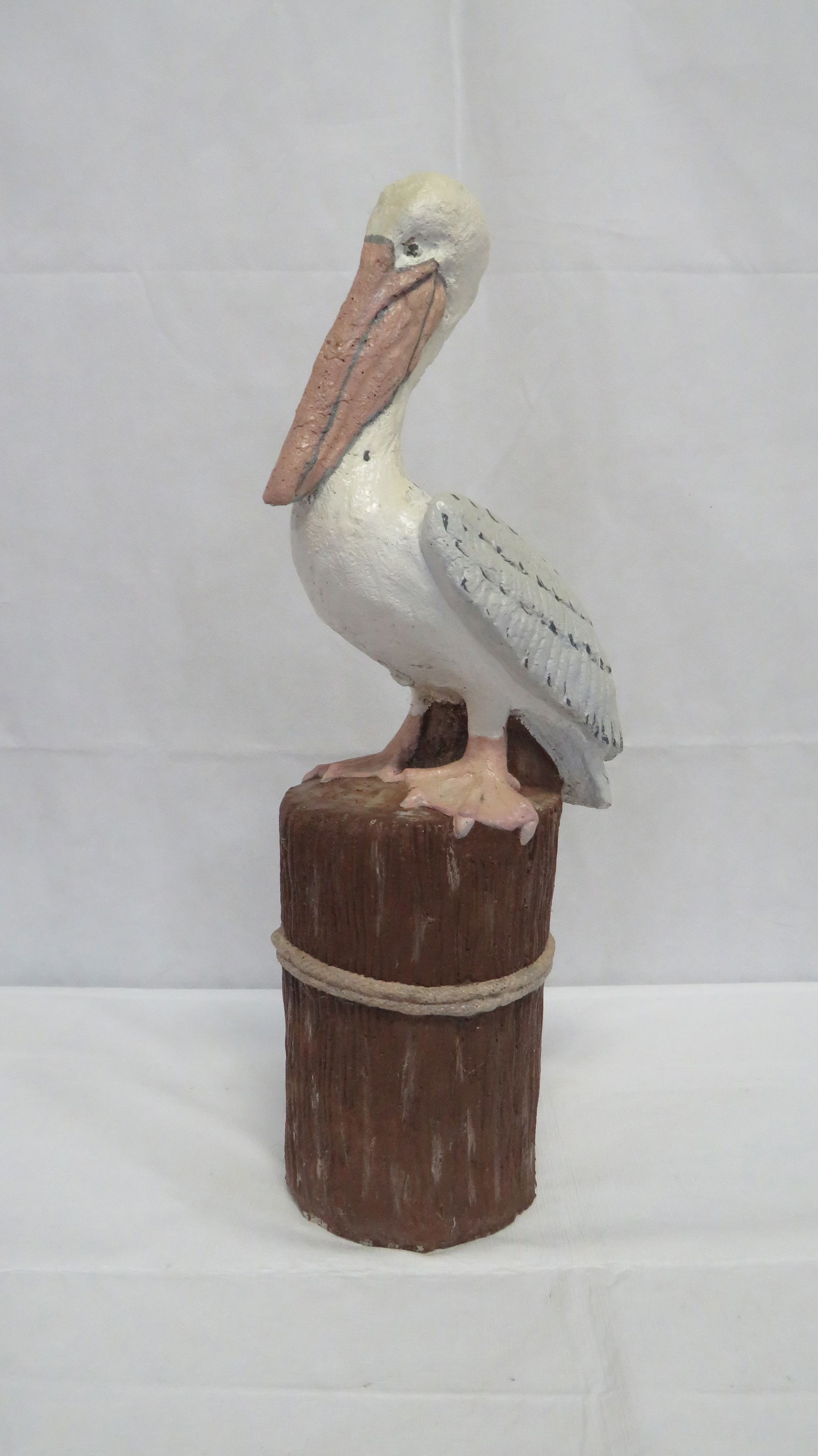 Vintage Concrete Pelican Garden Sculpture: Vintage Concrete Pelican Garden Sculpture in good condition. 24"H