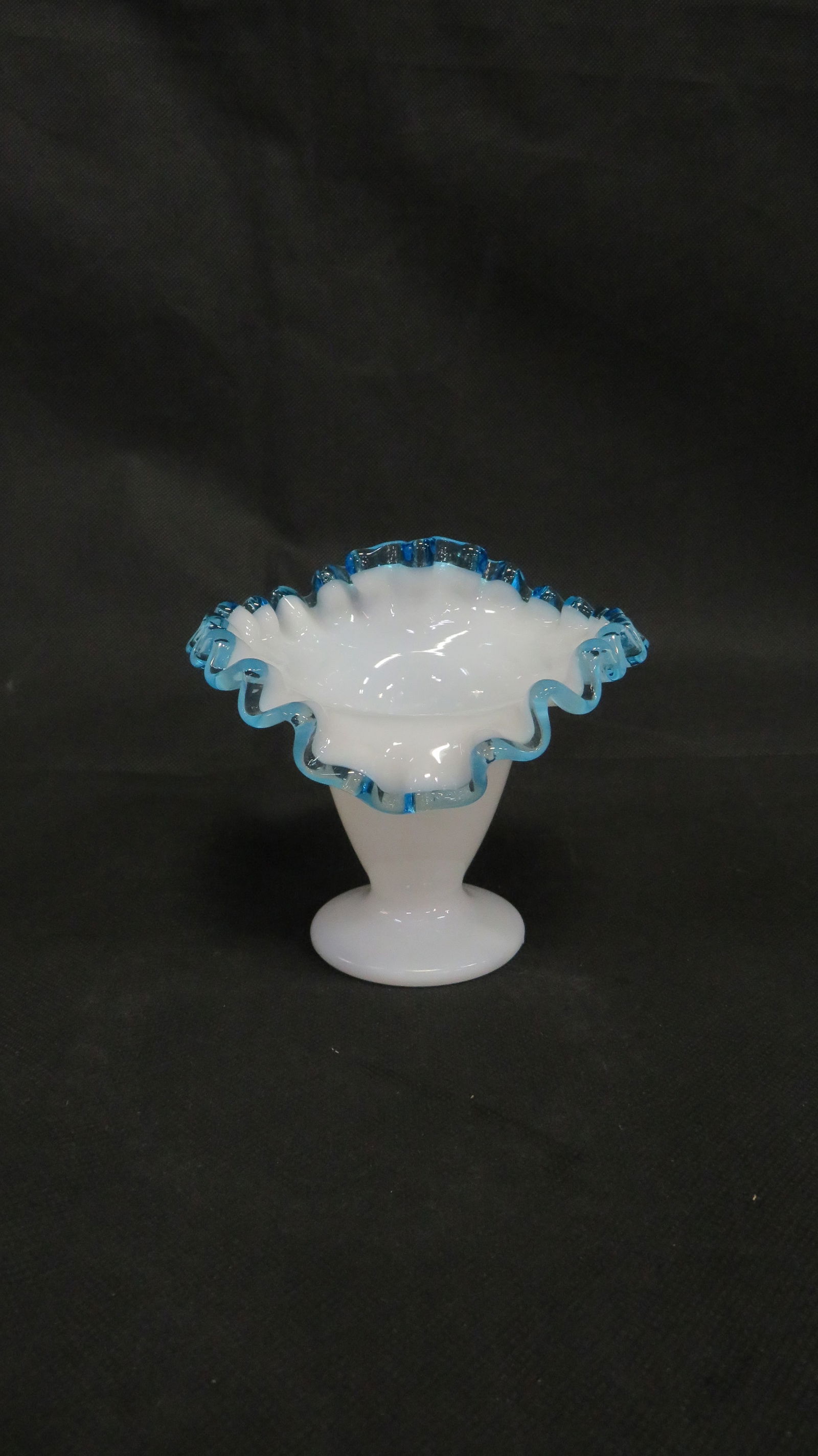 Vintage Fenton Blue Crest Crimped Vase (1 of 3)