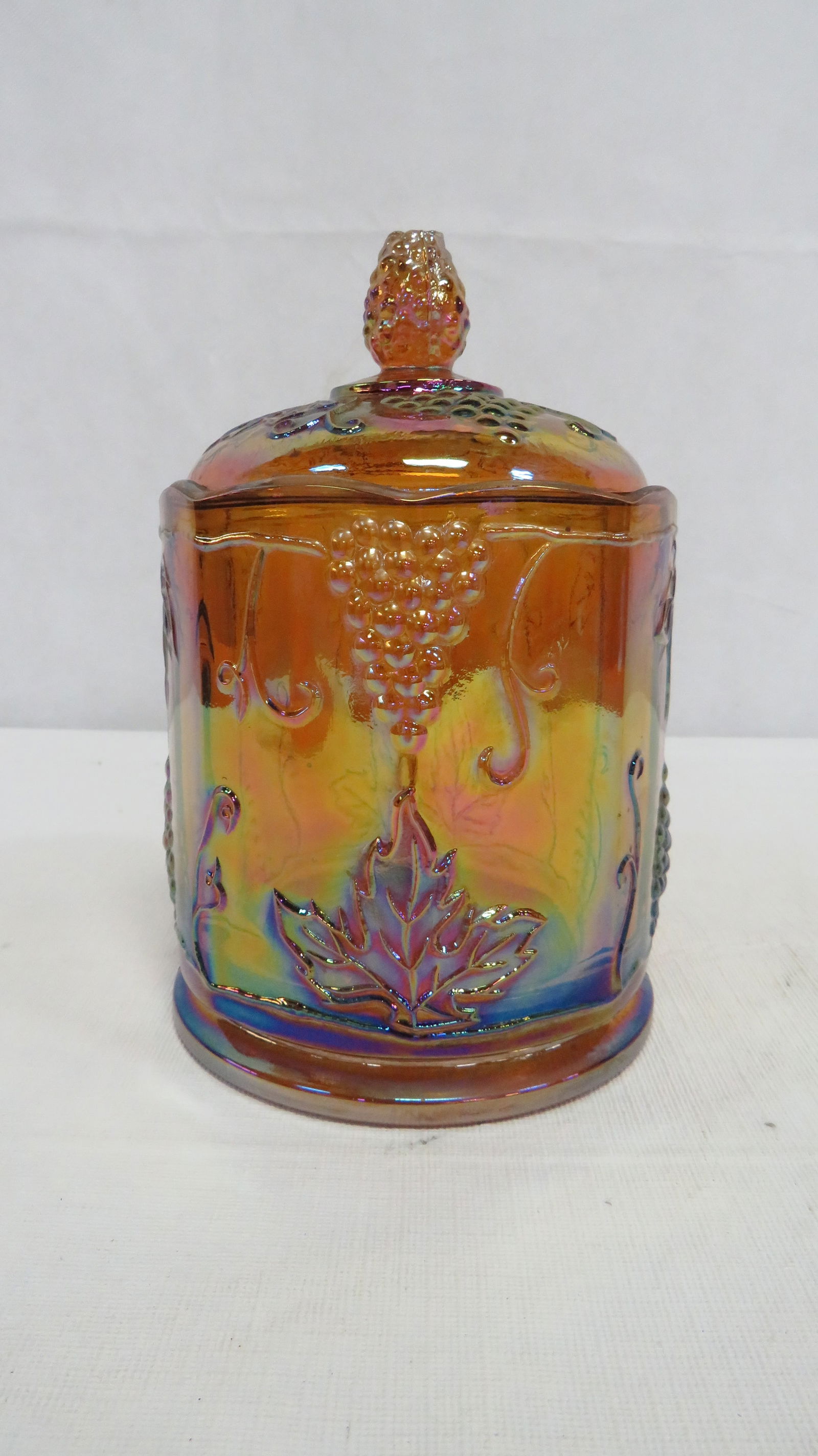 Vintage Indiana Glass Harvest Grape Covered Jar (1 of 3)